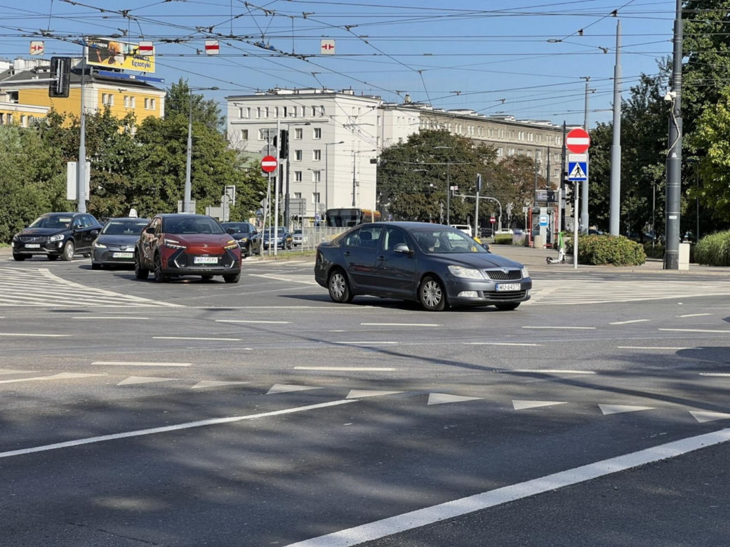 Najgorsze rondo w stolicy po nowemu. Kierowcy mają przestać się gubić na Kercelaku