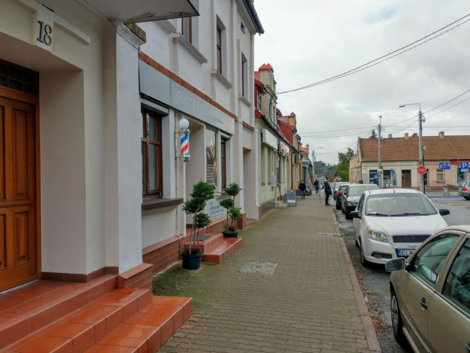 Leży na pograniczu dwóch historycznych krain. Jedno z najpiękniejszych miast w woj. łódzkim