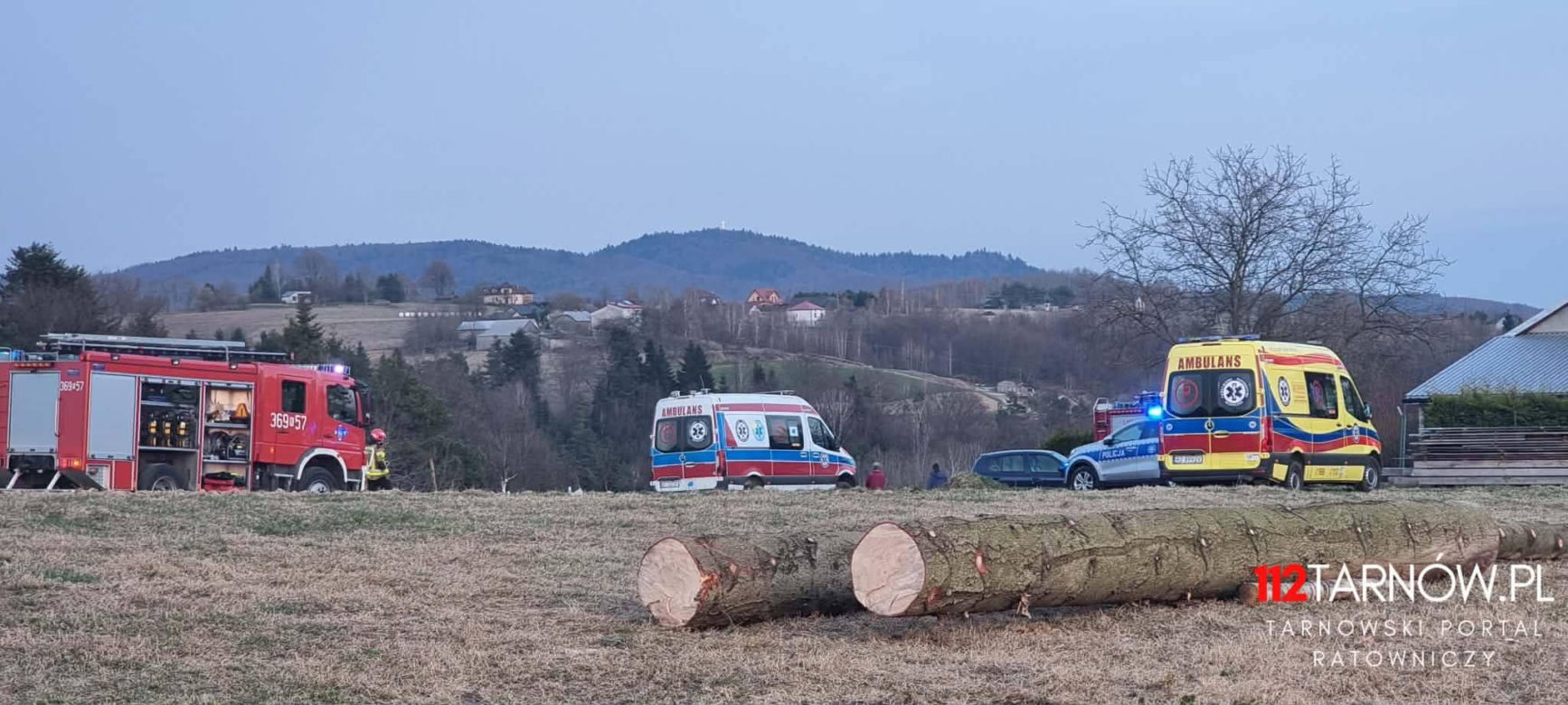 Wypadek w lesie w Czermnej. 10-latek spadł z ciągnika [ZDJĘCIA]