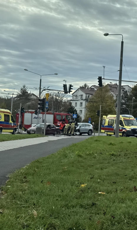 Wjechał na czerwonym i staranował hondę. Pół Lublina stanęło w korkach!