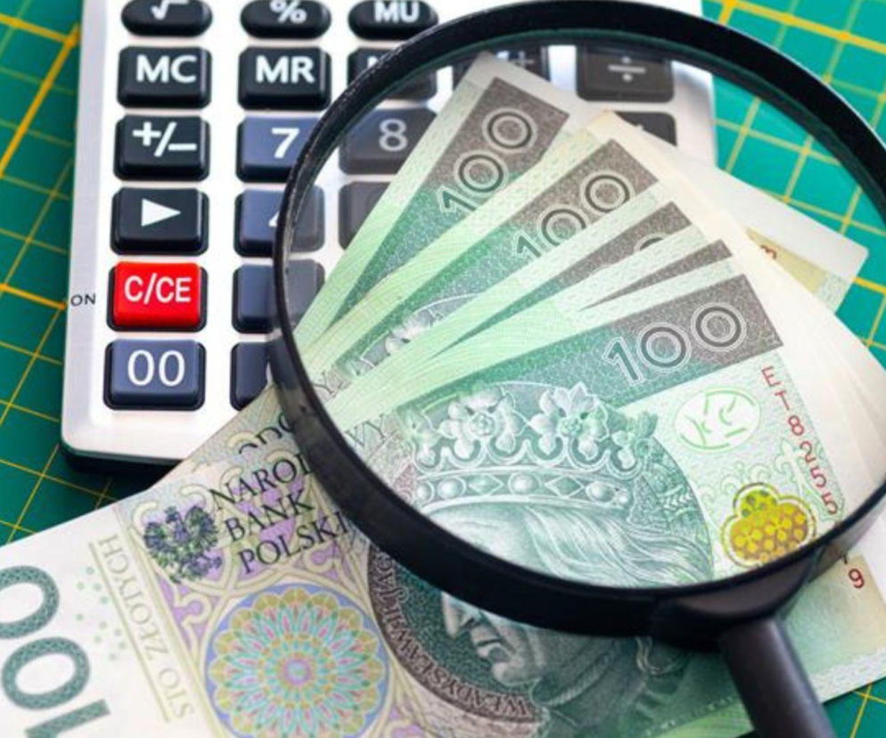 Płaca minimalna 2026: Znamy nowe stawki! Ile naprawdę zostanie Ci w kieszeni?