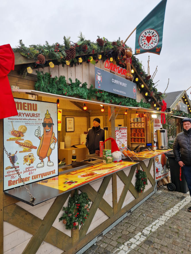 Gdański Jarmark Bożonarodzeniowy 2025: Ceny z kosmosu? Sandwich za 89 zł i grzaniec za...