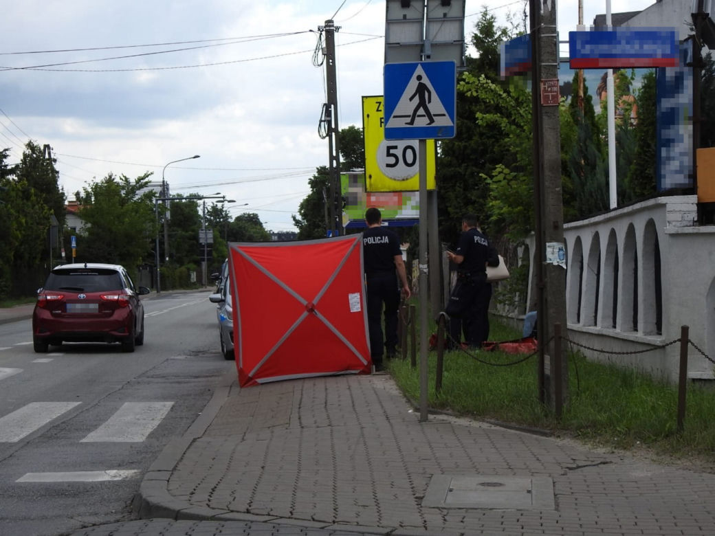 Warszawa. Nie żyje młody mężczyzna. Podczas spaceru zasłabł, upadł i nie odzyskał świadomości