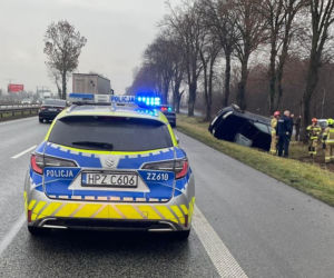Sześć zakazów, mefedron i dachowanie w rowie. To nie opis filmu, to pościg za audi!