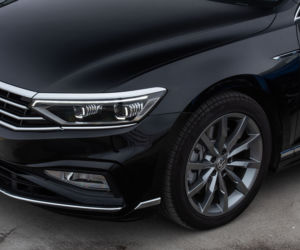 Volkswagen Passat Elegance vs Skoda Superb Sportline