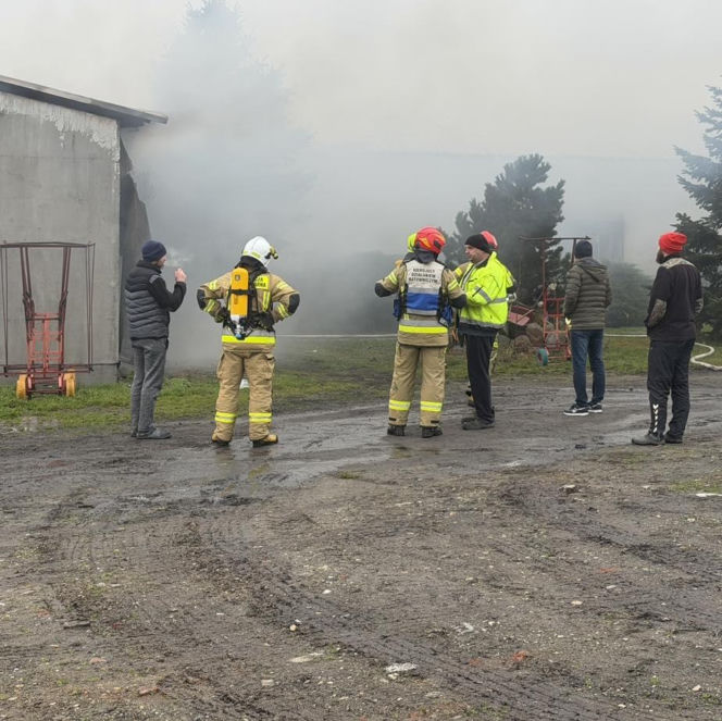 Dramat strażaka ze Śląskiego. Sam ratował innych, teraz stracił wszystko w pożarze