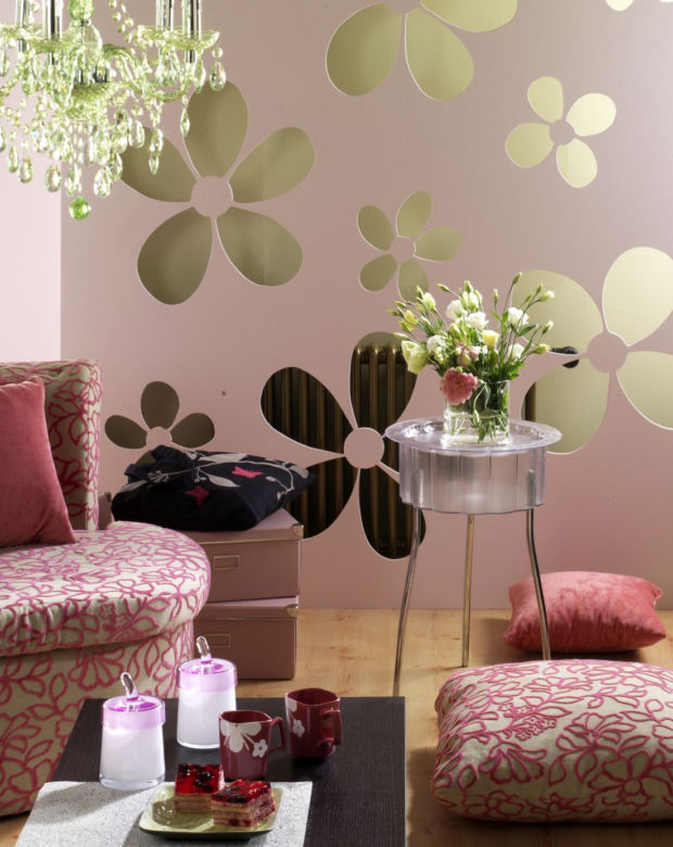 Ściany w kolorach pastelowych: salon
