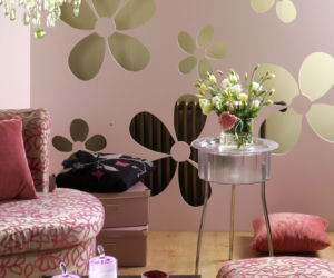 Ściany w kolorach pastelowych: salon