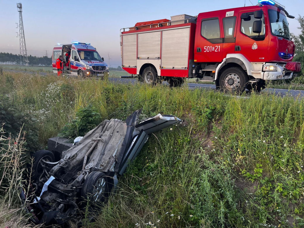 19-latek zginął w potwornym wypadku. Volkswagen pękł na dwie części. "Koszmarny widok"