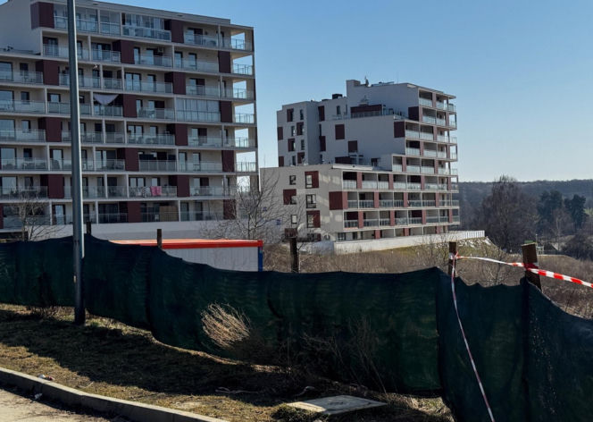 Rolnik sprzedał ziemię deweloperowi. Powstaną bloki. Mieszkańcy protestują
