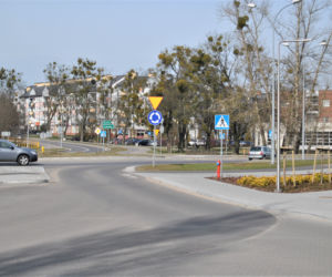 Remont przed dworcem PKP w Iławie - marzec 2020