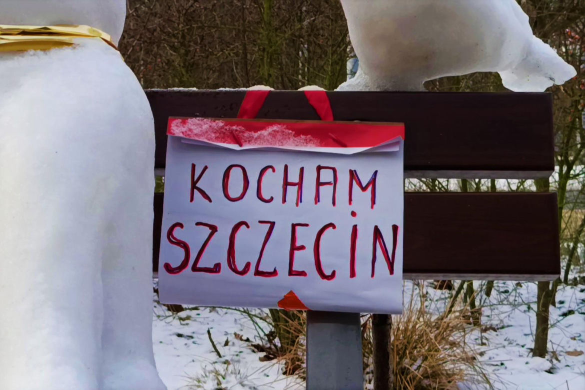 Rzeźby ze śniegu na pętli Głębokie