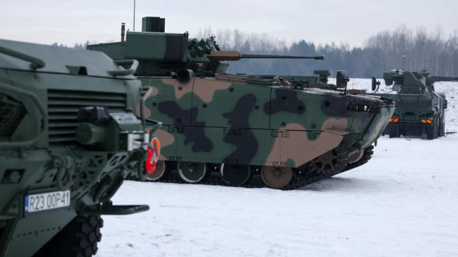 „Potwór z Tarnowa” i roje dronów. Rząd przygląda się przyszłości polskiej armii w Zielonce