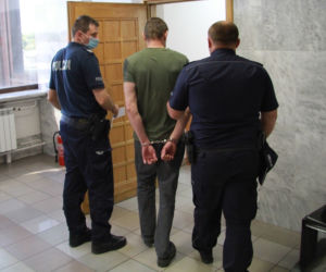 Wbił bratu śrubokręt w kręgosłup! Rusza proces w Tarnobrzegu [ZDJĘCIA]