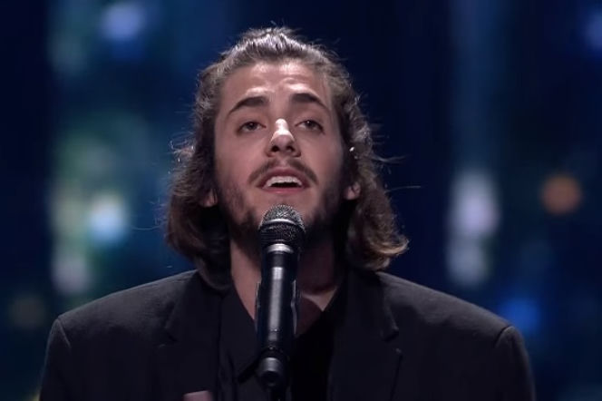 Zwycięzca Eurowizji 2017 w ciężkim stanie. Choroba przekreśli jego karierę?