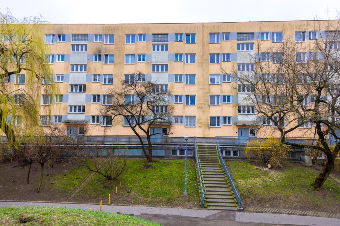 Jamnik - zdjęcia najdłuższego prostego bloku w Warszawie