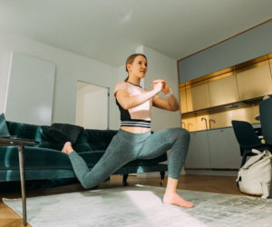 Jak trenować, gdy pogoda nie zachęca? 5 alternatywnych aktywności, które urozmaicą Twój trening