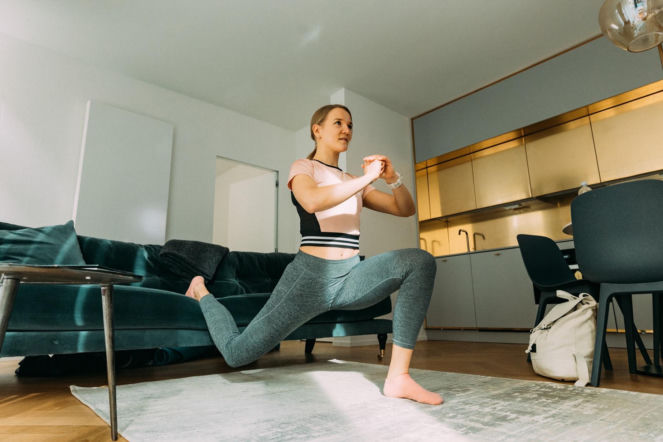 Jak trenować, gdy pogoda nie zachęca? 5 alternatywnych aktywności, które urozmaicą Twój trening