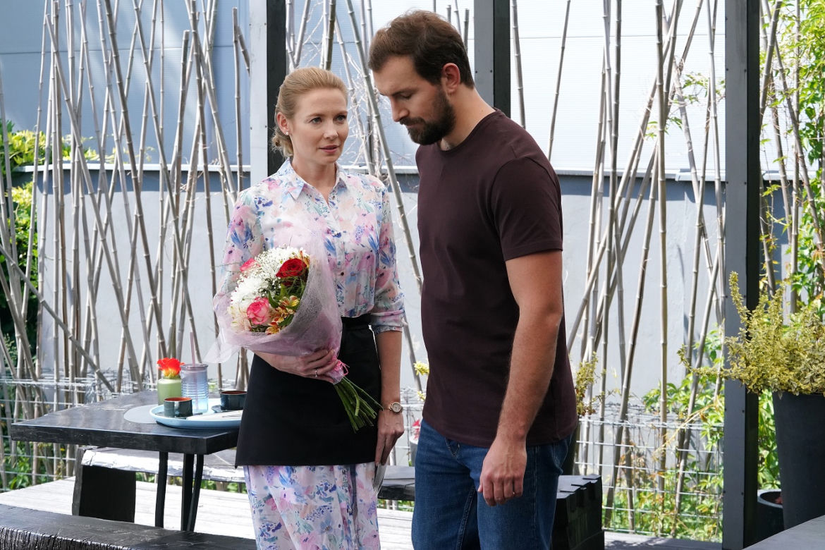 Barwy szczęścia, odc. 2729: Dominika (Karolina Chapko), Marcin Kodur (Oskar Stoczyński) 	