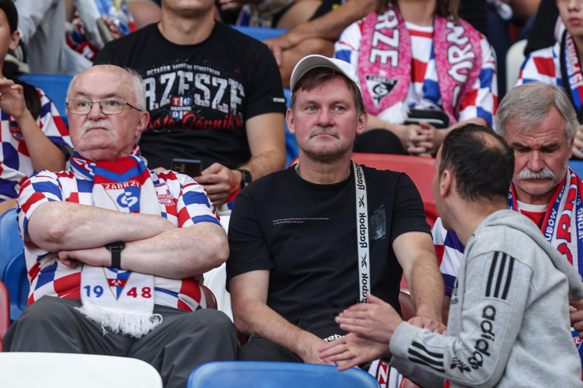 Górnik Zabrze - Termalica Nieciecza. Niesamowita atmosfera na Arenie Zabrze! Kibice Górnika dopingują swoją drużynę