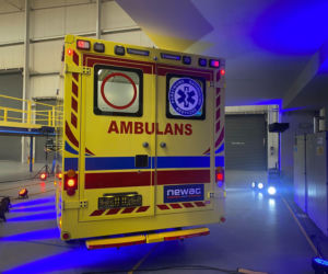 NEWAG przekazał krakowskiemu szpitalowi karetkę neanatologiczną