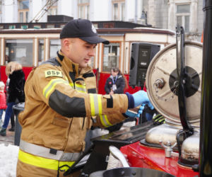 34. Finał WOŚP. Dziennikarze Radia ESKA rozgrzewają Tarnów pysznym żurkiem!