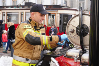 34. Finał WOŚP. Dziennikarze Radia ESKA rozgrzewają Tarnów pysznym żurkiem!