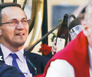 Służbową limuzyną z knajpy