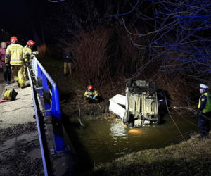 Auto wpadło do rzeki, nie żyje 21-letni kierowca! Pasażerka trafiła do szpitala