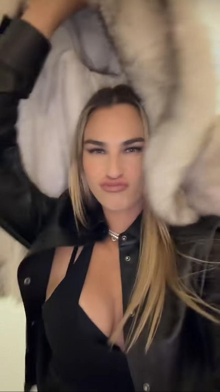 Aryna Sabalenka z głębokim dekoltem