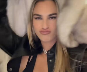 Aryna Sabalenka z głębokim dekoltem