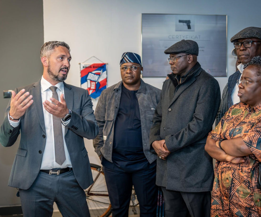 Wizyta delegacji z Nigerii w Fabryce Broni Łucznik. Po Berylach czas na karabinki GROT?