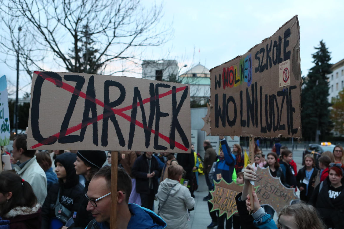 Protest przeciwko "lex Czarnek 2.0" pod Sejmem. Będzie zmiana prawa oświatowego?
