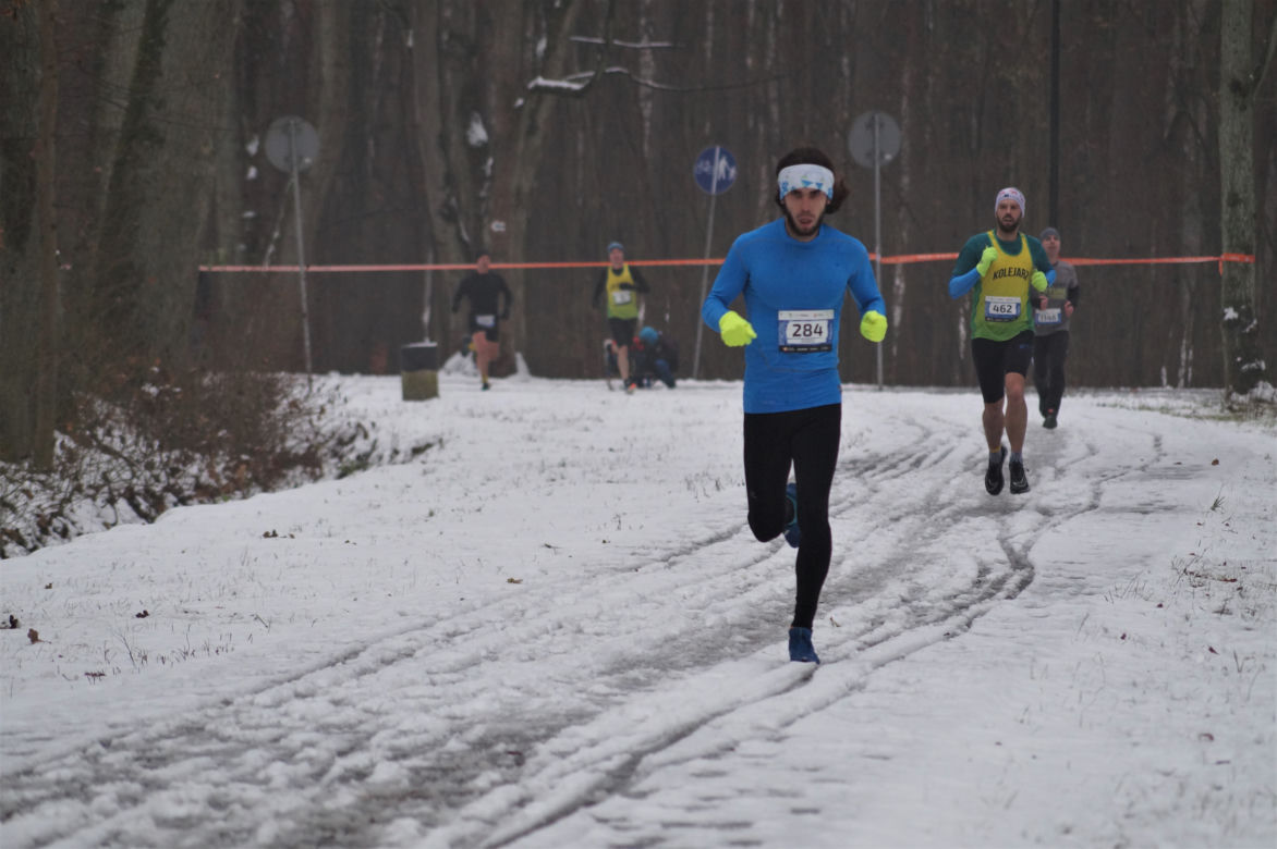Wielkie ściganie w Myślęcinku! Za nami kolejny bieg City Trail 2022 [ZDJĘCIA]