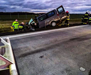 Wypadek busa na autostradzie A4 w okolicy Jawora