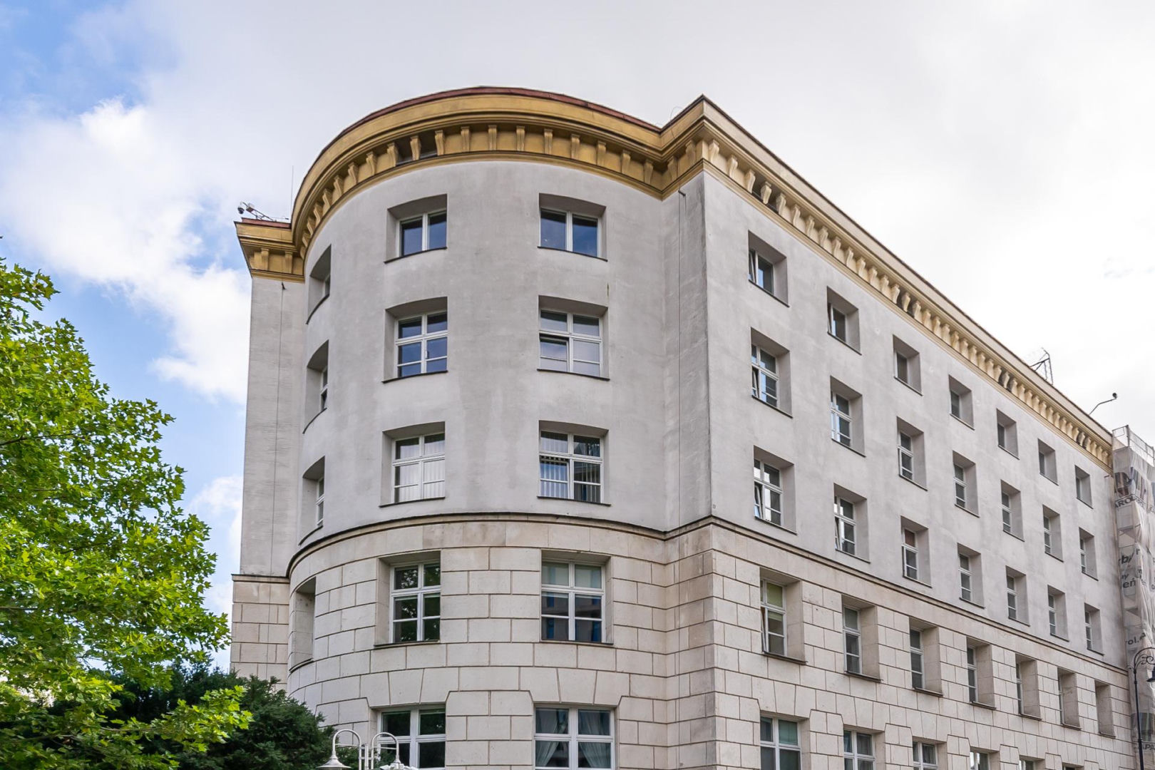 Stary Dom Poselski w Warszawie