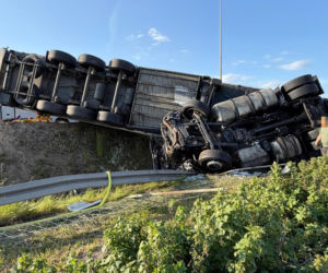 Poważny wypadek na trasie S8. Ciężarówka zderzyła się z osobówką