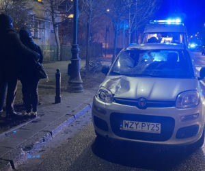 Potrącenie na przejściu w centrum. Pieszy w stanie krytycznym