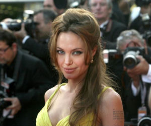 Moda na tatuaż - czy warto zrobić sobie tatuaż, Angelina Jolie