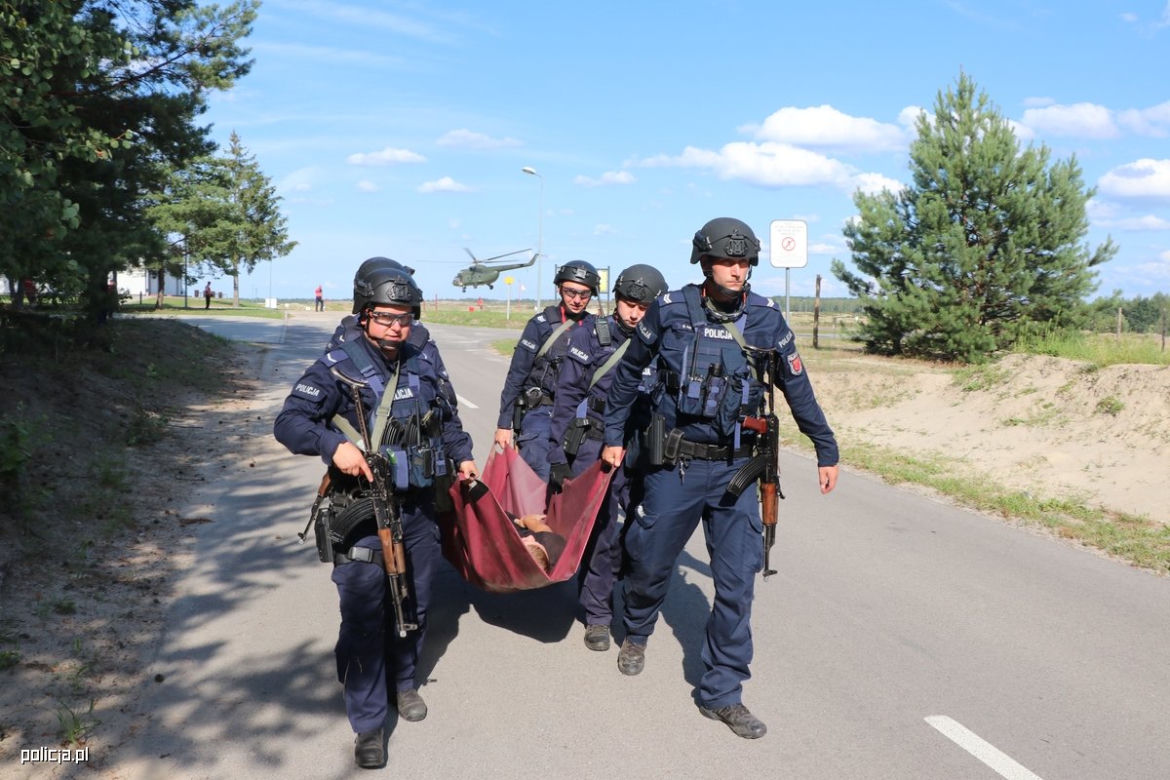 Policjanci z Rzeszowa jak z filmu Patryka Vegi. Zobaczcie zdjęcia z poligonu 