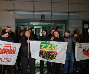 Górnicy PG Silesia wyjechali na powierzchnię po zakończeniu podziemnego protestu