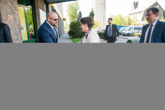 Co ostatnio czytała premier Szydło?! Szefowa rządu w Super Expressie