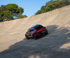 Aston Martin DBX (2020)
