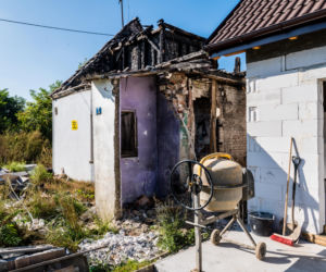 Przez pożar u sąsiadów stracili dom i cały dorobek życia