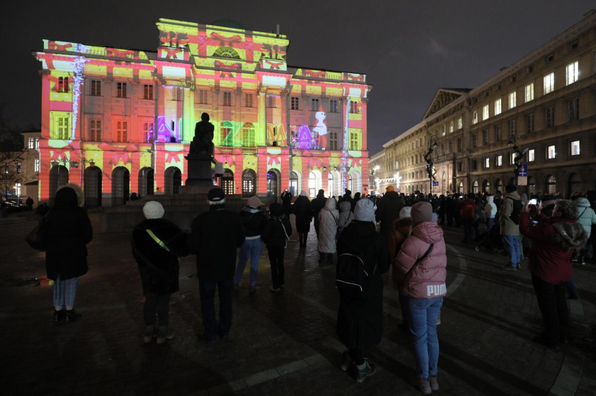 Mapping na fasadzie Pałacu Staszica - siedziby Polskiej Akademii Nauk w Warszawie