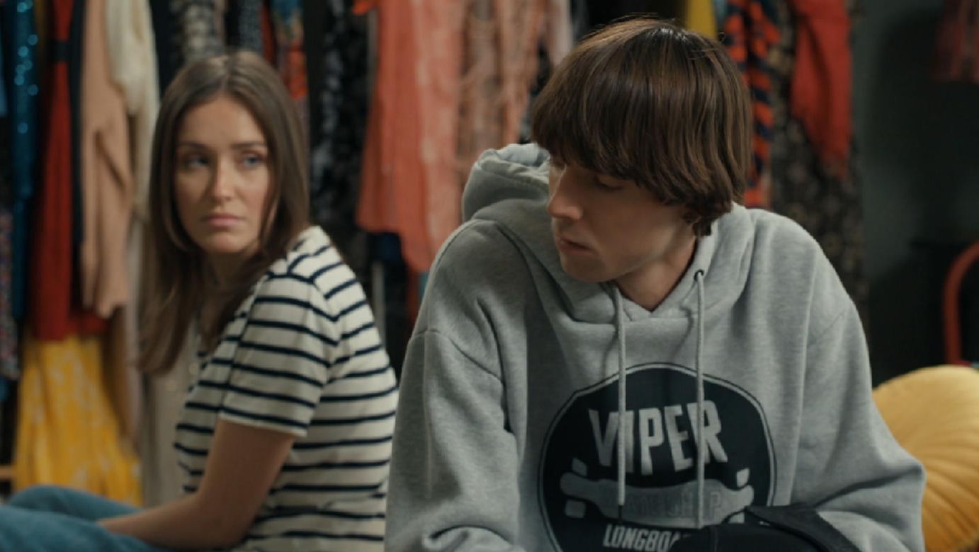 Barwy szczęścia, odcinek 3160. Madzia (Natalia Sierzputowska), Wiktor (Grzegorz Kestranek) 