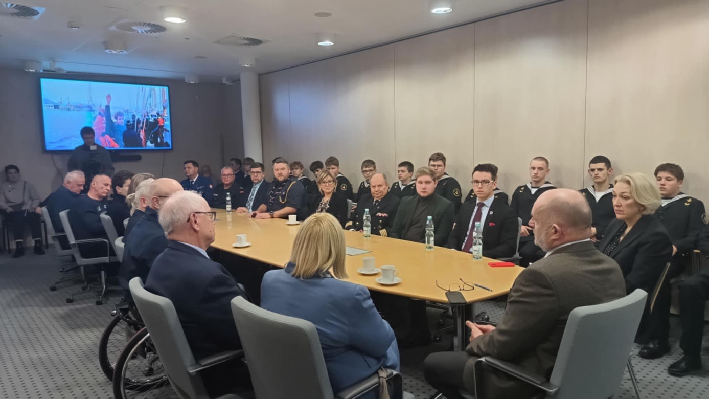 Marszałek Piotr Całbecki chce wybudować jacht za 12 milionów złotych