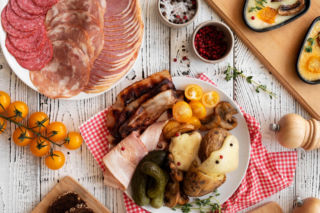 Wielkanoc 2026. Czy w Wielką Sobotę można jeść mięso?