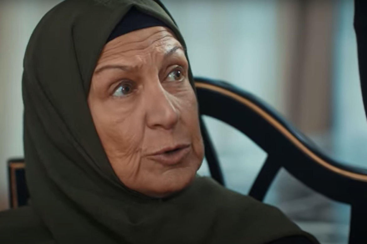 Akca zauważy, że Yaman i Nana są ze sobą bardzo blisko 