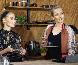 Barwy szczęścia, odc. 2223. Dominika (Karolina Chapko), Renata (Anna Mrozowska)